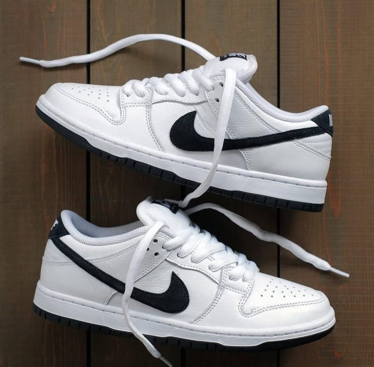 NIKE SB DUNK REVERSE PANDA ™